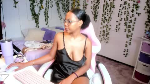 Violeta online show from May 21, 5:52 pm