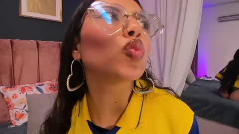 Violeta online show from June 17, 6:13 pm