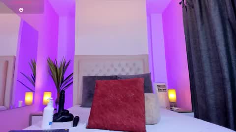 Sofi online show from March 6, 9:47 pm