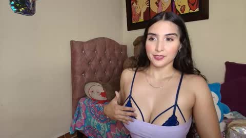 Jimena online show from November 19, 10:30 pm