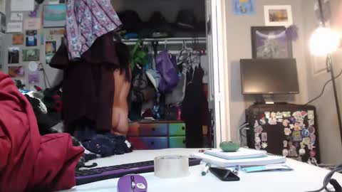 Snapshot of violethooper chatting on September 10, 9:27 pm Violet Hooper online show from September 10, 9:27 pm