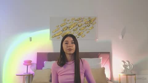 violetta_finch online show from February 5, 10:30 am