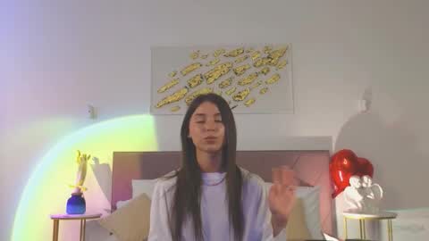 violetta_finch online show from March 20, 10:20 am