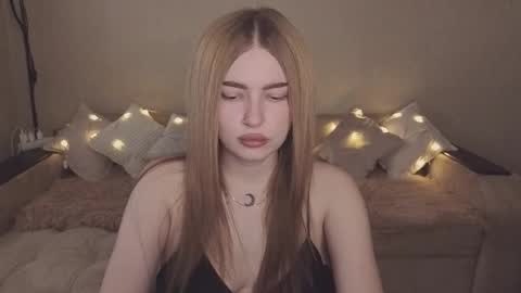 ViolettaOtis online show from November 6, 12:30 pm