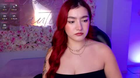 Violett Castel online show from February 6, 8:33 pm