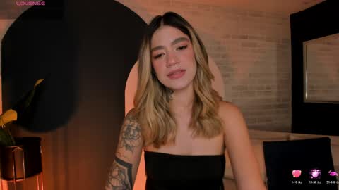 Violett  online show from April 10, 9:58 am