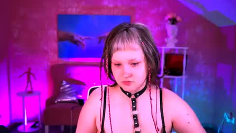 Violett online show from July 25, 8:12 am