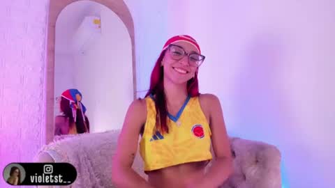 violetwinters_ online show from June 24, 4:08 am