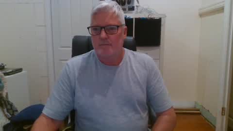 Snapshot of viper654321 chatting on February 9, 8:21 am viper654321 online show from February 9, 8:21 am