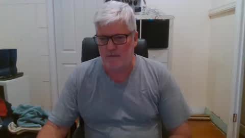 Snapshot of viper654321 chatting on January 1, 8:13 am viper654321 online show from January 1, 8:13 am