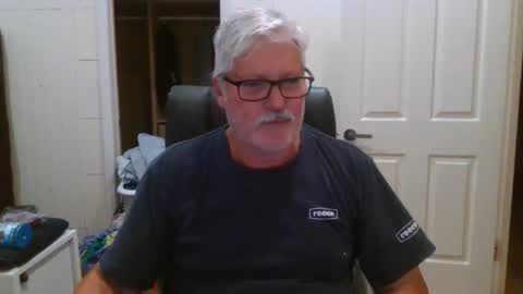 Snapshot of viper654321 chatting on October 27, 7:52 am viper654321 online show from October 27, 7:52 am