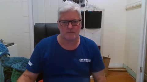 Snapshot of viper654321 chatting on March 4, 8:02 am viper654321 online show from March 4, 8:02 am