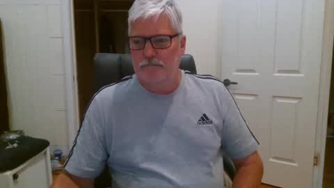 Snapshot of viper654321 chatting on September 28, 7:39 am viper654321 online show from September 28, 7:39 am