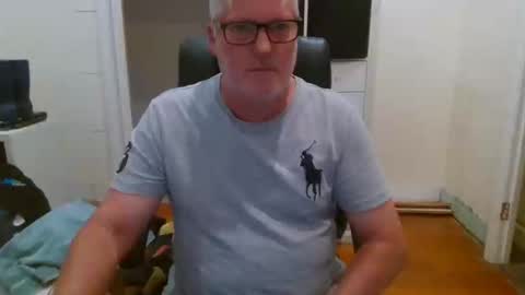 Snapshot of viper654321 chatting on December 23, 7:28 am viper654321 online show from December 23, 7:28 am