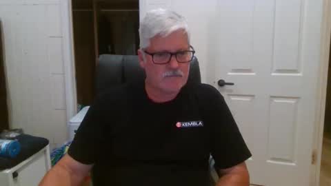 Snapshot of viper654321 chatting on October 14, 8:17 am viper654321 online show from October 14, 8:17 am