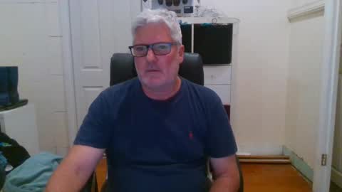 Snapshot of viper654321 chatting on December 13, 8:20 am viper654321 online show from December 13, 8:20 am