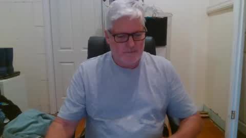 Snapshot of viper654321 chatting on December 14, 7:51 am viper654321 online show from December 14, 7:51 am