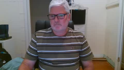 Snapshot of viper654321 chatting on December 25, 8:18 am viper654321 online show from December 25, 8:18 am