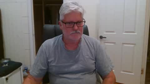 Snapshot of viper654321 chatting on October 2, 8:13 am viper654321 online show from October 2, 8:13 am