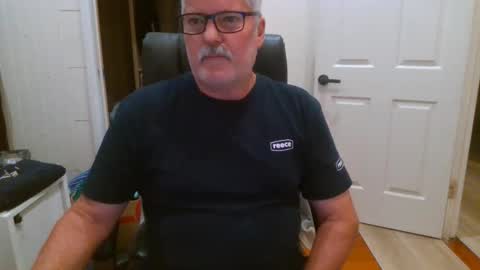 Snapshot of viper654321 chatting on October 8, 8:09 am viper654321 online show from October 8, 8:09 am