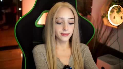 virtualexis online show from November 25, 7:56 pm