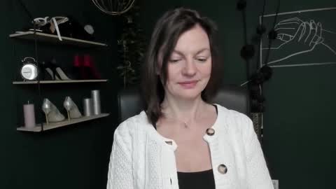 Snapshot of vivian_dream chatting on October 15, 6:38 am Vivian online show from October 15, 6:38 am