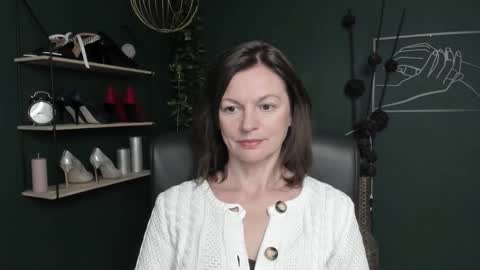 Snapshot of vivian_dream chatting on October 10, 7:47 am Vivian online show from October 10, 7:47 am
