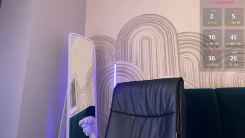 Vivian Evans online show from March 31, 1:06 am