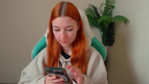 Vivien online show from March 28, 7:15 pm