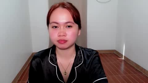 viviene online show from February 15, 6:15 am