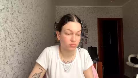 Snapshot of viviennebuiles chatting on October 13, 12:07 pm Alexa online show from October 13, 12:07 pm