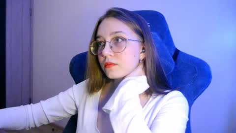 vivivivikkie online show from February 1, 9:56 pm