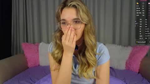 vivyboo111 online show from November 21, 9:46 pm