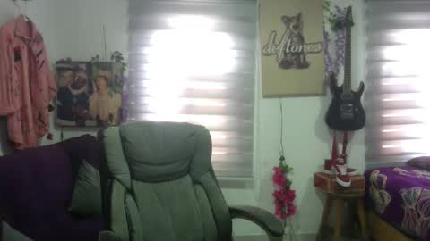 Snapshot of vl21cm chatting on September 22, 5:06 pm vl21cm online show from September 22, 5:06 pm