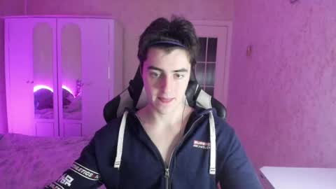 Snapshot of vlad1605 chatting on February 15, 2:47 am Martin online show from February 15, 2:47 am