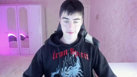 Snapshot of vlad1605 chatting on December 5, 12:47 am Martin online show from December 5, 12:47 am