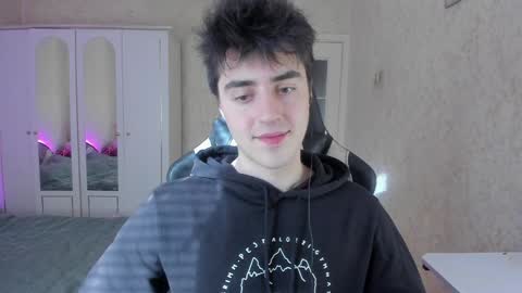 Snapshot of vlad1605 chatting on February 5, 7:50 am Martin online show from February 5, 7:50 am