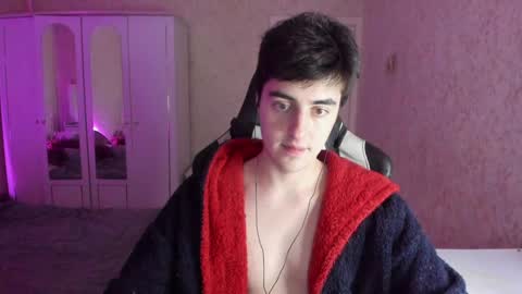 Snapshot of vlad1605 chatting on February 8, 4:14 am Martin online show from February 8, 4:14 am