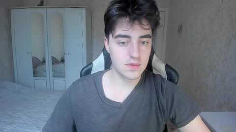 Snapshot of vlad1605 chatting on October 6, 9:27 am Martin online show from October 6, 9:27 am