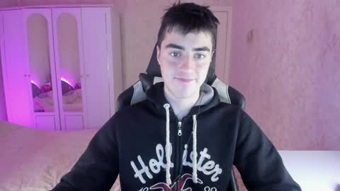 Snapshot of vlad1605 chatting on December 10, 2:59 am Martin online show from December 10, 2:59 am