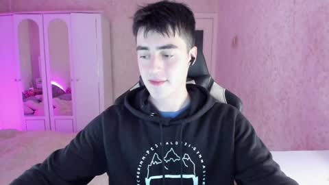 Snapshot of vlad1605 chatting on December 2, 2:24 am Martin online show from December 2, 2:24 am