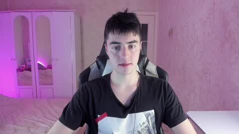 Snapshot of vlad1605 chatting on December 3, 11:18 pm Martin online show from December 3, 11:18 pm