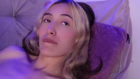 LOLA online show from January 9, 3:26 am