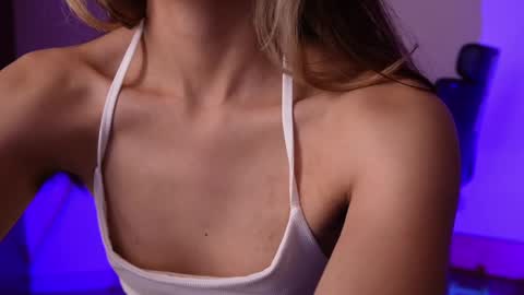 LOLA online show from May 9, 11:44 pm