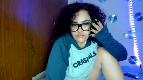 ASHLEY independent model online show from February 9, 4:46 am