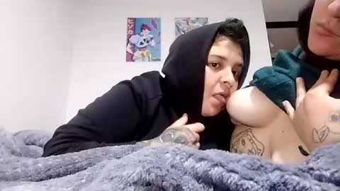 Danny and Ale online show from November 19, 5:29 am