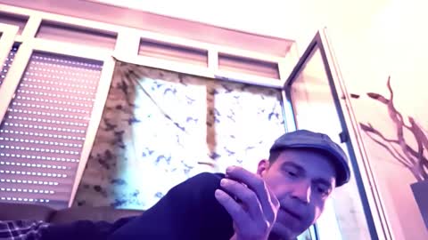 voyeuredeluxe online show from March 10, 5:45 am