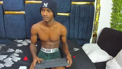 vsleyandlunaper online show from January 17, 3:27 am