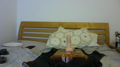 hung boy online show from March 8, 4:34 am