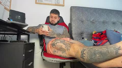 vyxen_ online show from March 5, 9:24 pm